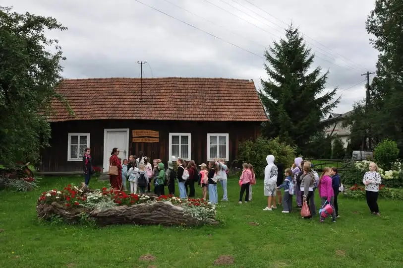 Dzieci z Lipnicy Murowanej odkrywały historię w Kupieninie