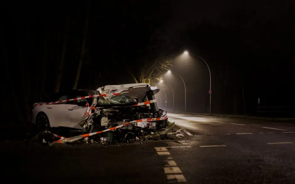 Dron spadł na jadące auto w Dąbrowie Tarnowskiej. Policja apeluje o ostrożność