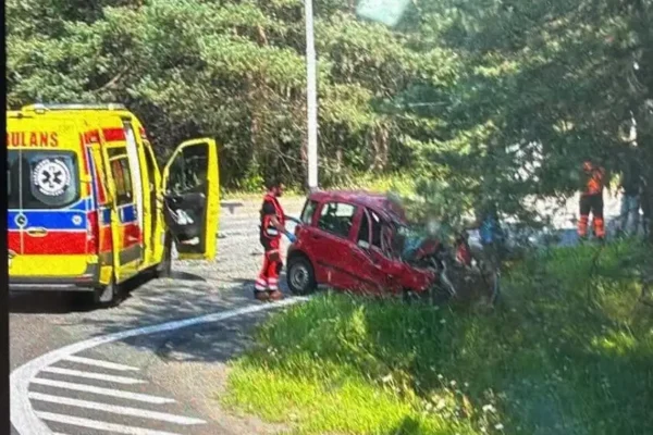 Poważny wypadek w Bolesławiu: śmigłowiec LPR zabrał poszkodowanego do szpitala