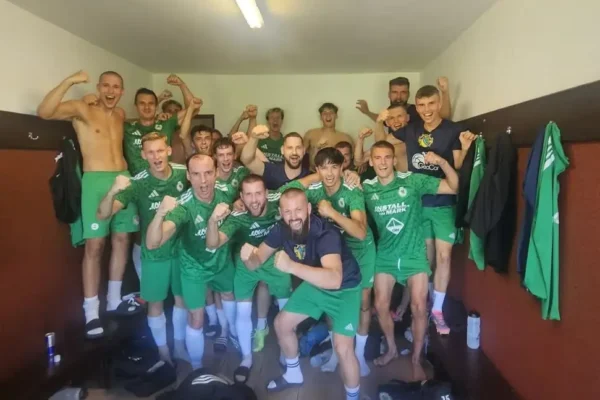 Dąbrowia wygrywa z Łososią 4:1 – popis Stolarza