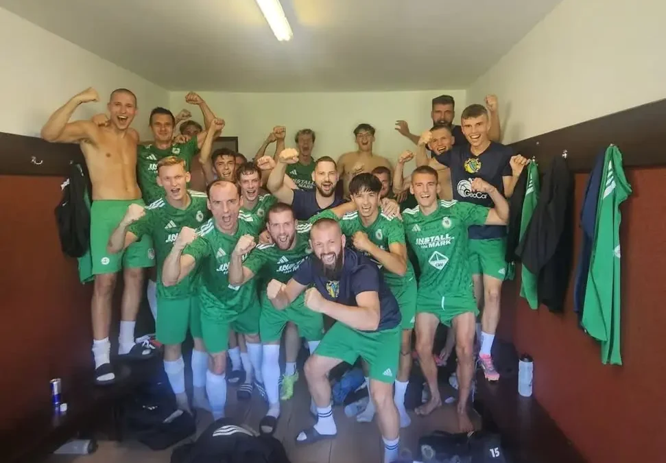 Dąbrowia wygrywa z Łososią 4:1 – popis Stolarza