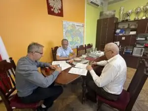 Umowa na budowę drogi dojazdowej do przedszkola w Smęgorzowie podpisana