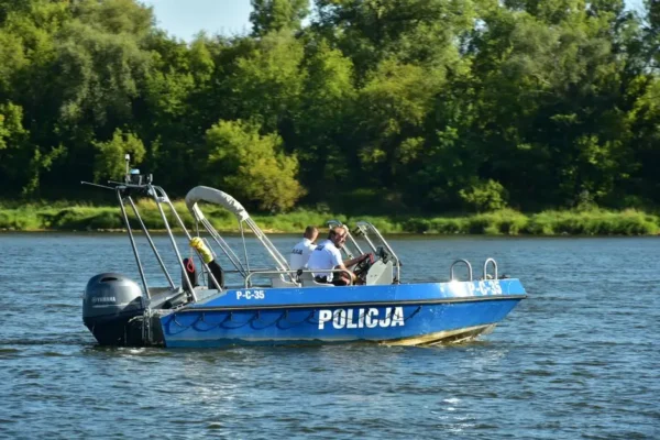 Małopolska Policja podsumowuje „Bezpieczne wakacje 2026” – tysiące kontroli i interwencji
